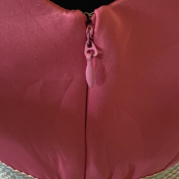 Pink unique New York, and Company dress size medium - Picture 3 of 6